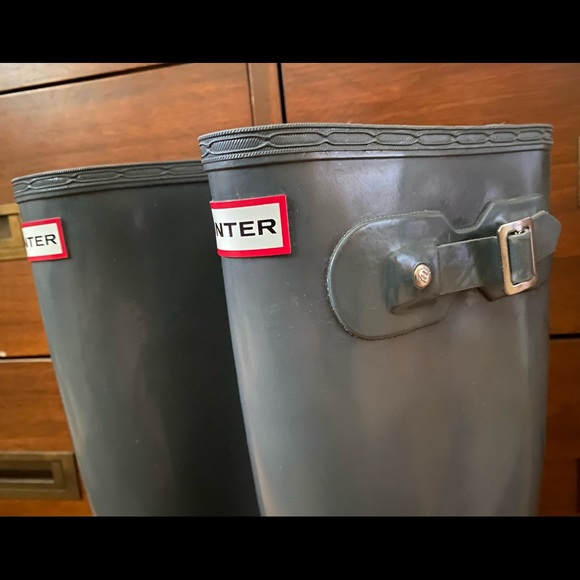 GRRAT CONDITION Original Glossy Hunter Rainboots - Picture 2 of 6